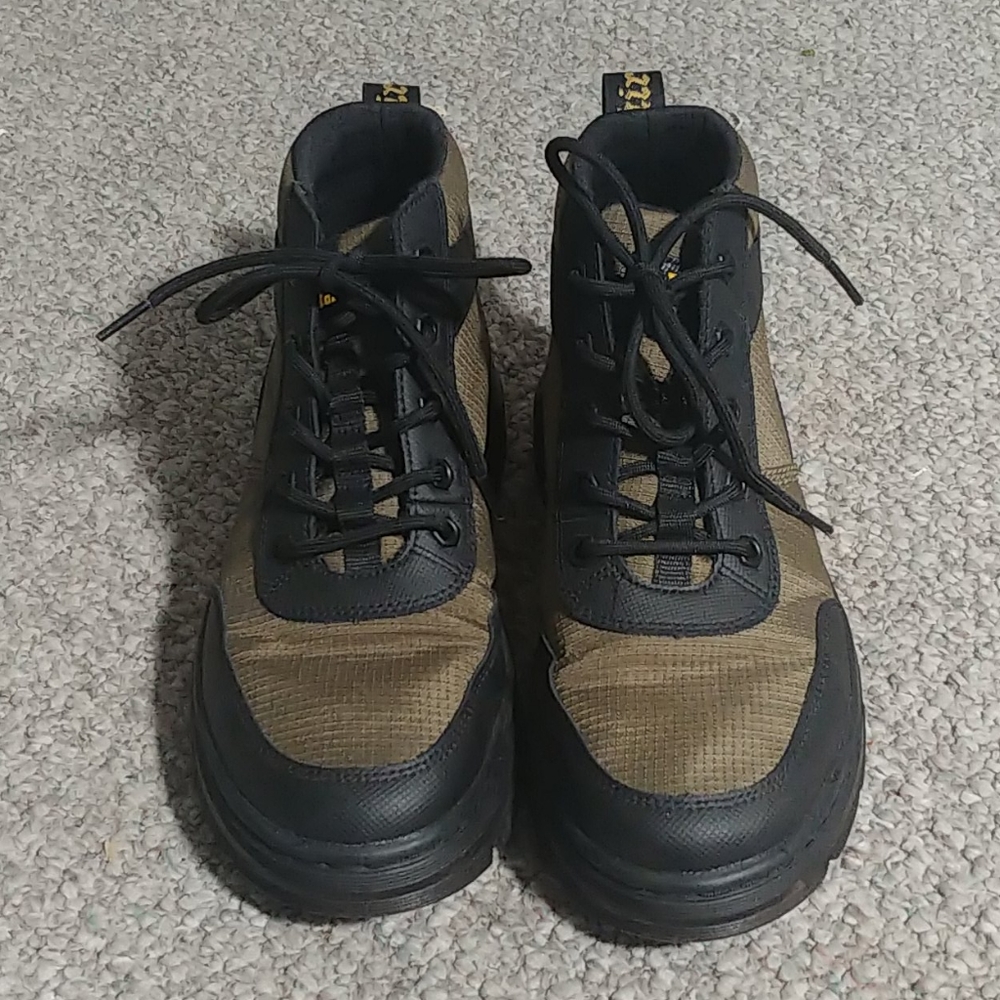 Green Doc Marten airwair hiking boots size 8